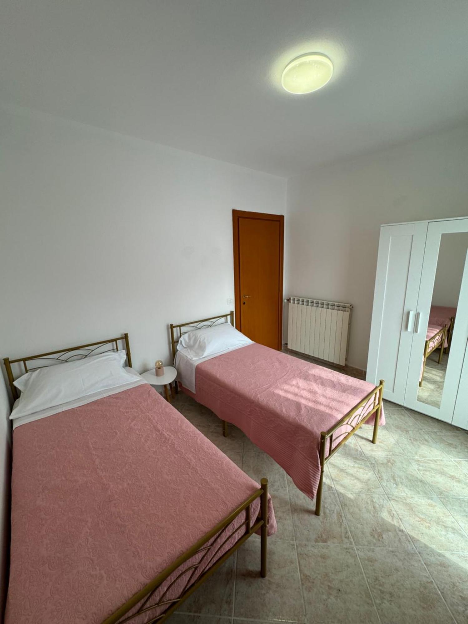 Serravalle Shop&Stay Serravalle Scrivia Bagian luar foto