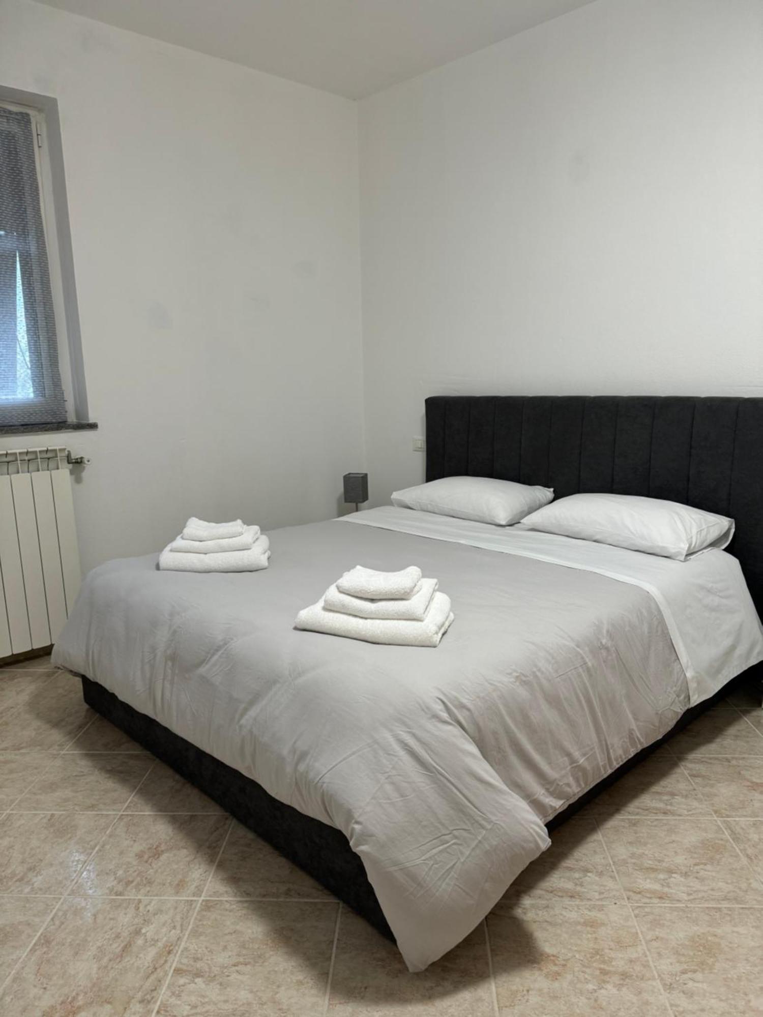 Serravalle Shop&Stay Serravalle Scrivia Bagian luar foto