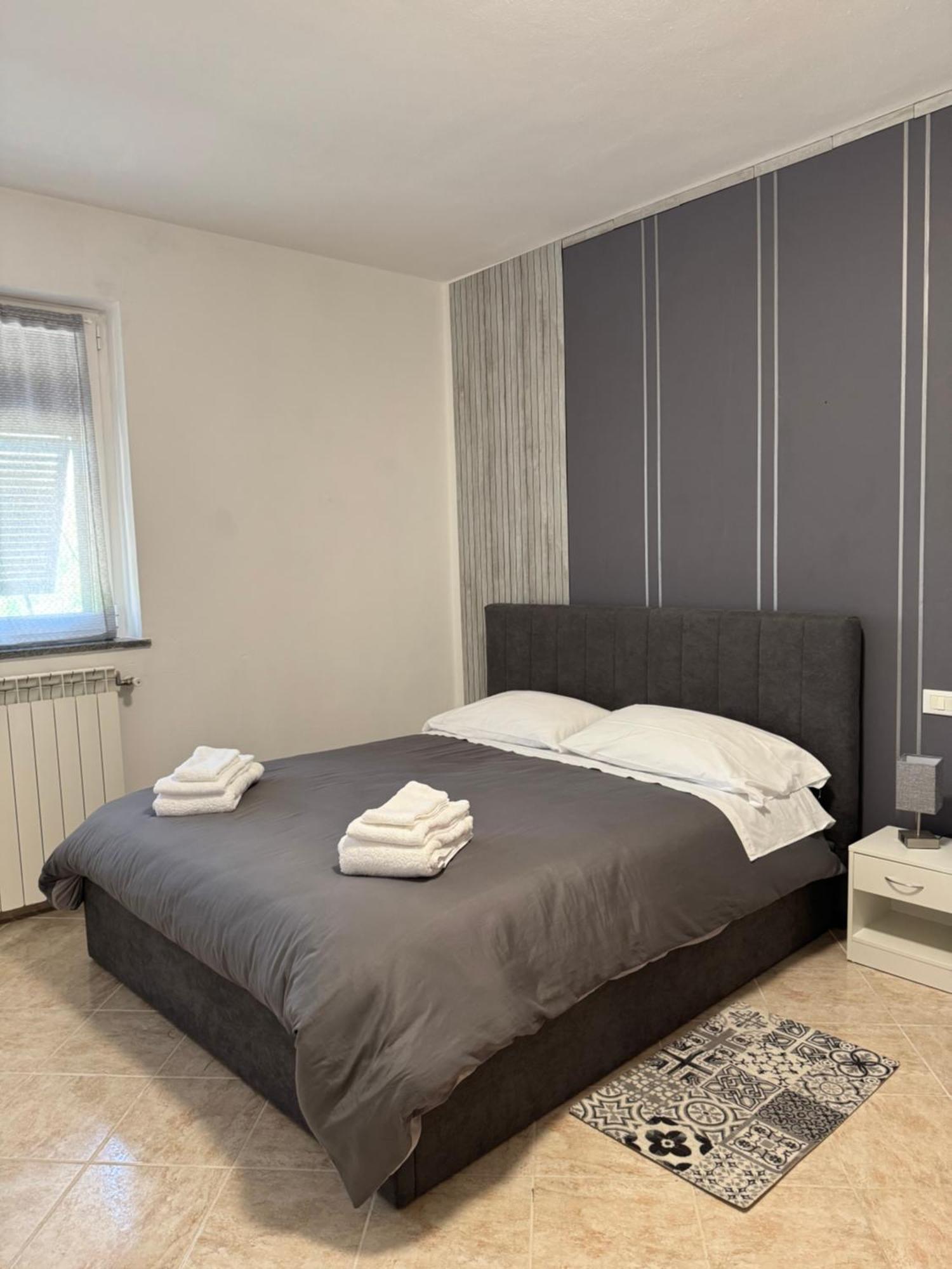 Serravalle Shop&Stay Serravalle Scrivia Bagian luar foto